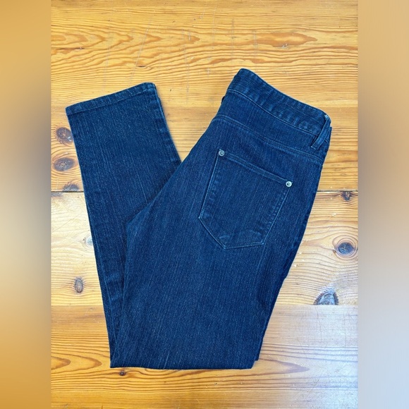 EUC Beautiful BURBERRY London shimmering cropped jeans, SZ 28 - Picture 3 of 10